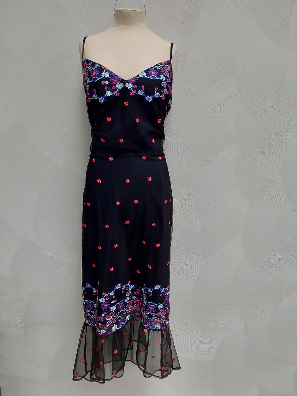 Nwt Devlin Black Floral Embroidered Slip Dress Small - Picture 1 of 6